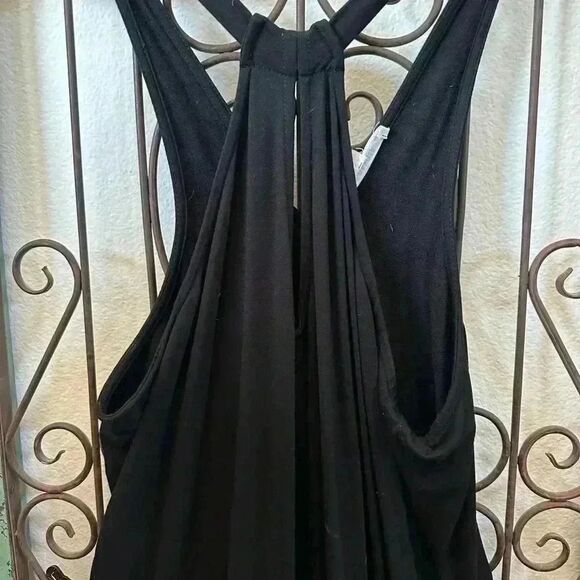 All cotton jumpsuit with keyhole from. Drawstring waist. - Picture 3 of 6